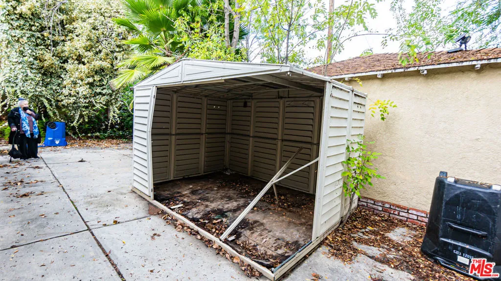 13905 Milbank Street, Sherman Oaks, California 91423 home-pic-17